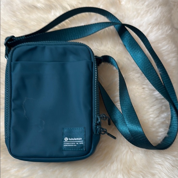 lululemon athletica Handbags - Lululemon Athletica Green Bag with Adjustable Straps
